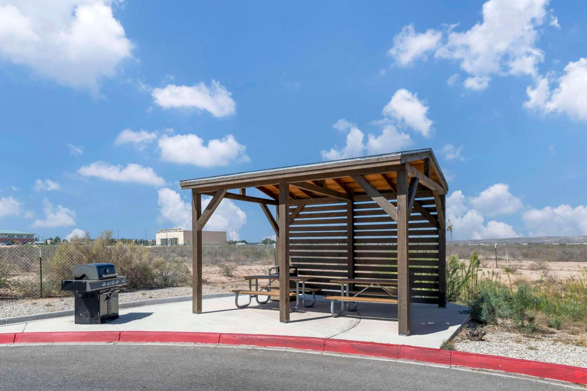 Sleep Inn & Suites Carlsbad Caverns Area Екстериор снимка